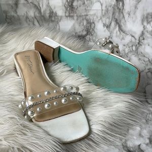 Betsey Johnson Nobbl Slide Sandal Rhinestone & Pearl Bridal Square Flats EUC
